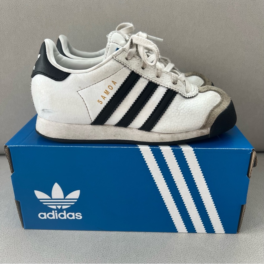 Adidas Gently Worn Kids Samoa C Size 13K US Black/White EG3000